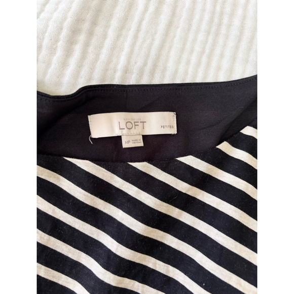 Women's LOFT Petite Striped Ruched Sheath Dress MP Black White - Picture 3 of 9